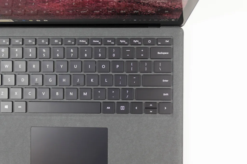 https://select-laptop.com/
